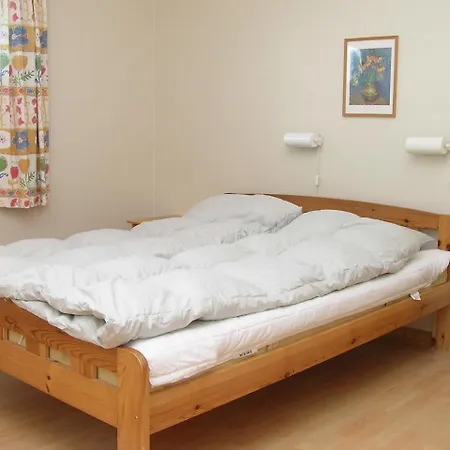 Six-Bedroom Holiday Home In Hjelmeland Vakantiehuis *
