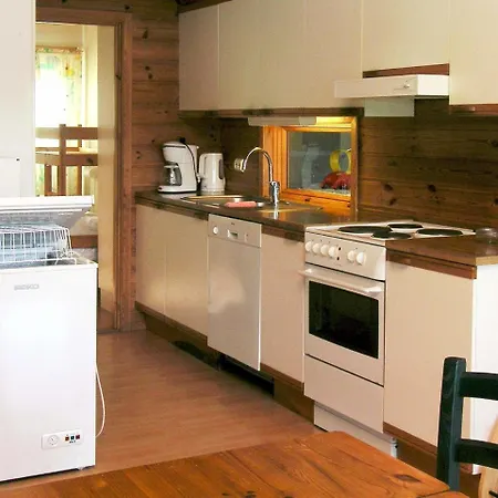Six-Bedroom Holiday Home In Hjelmeland *